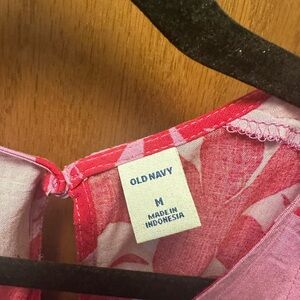 Old Navy Pink Floral Top M